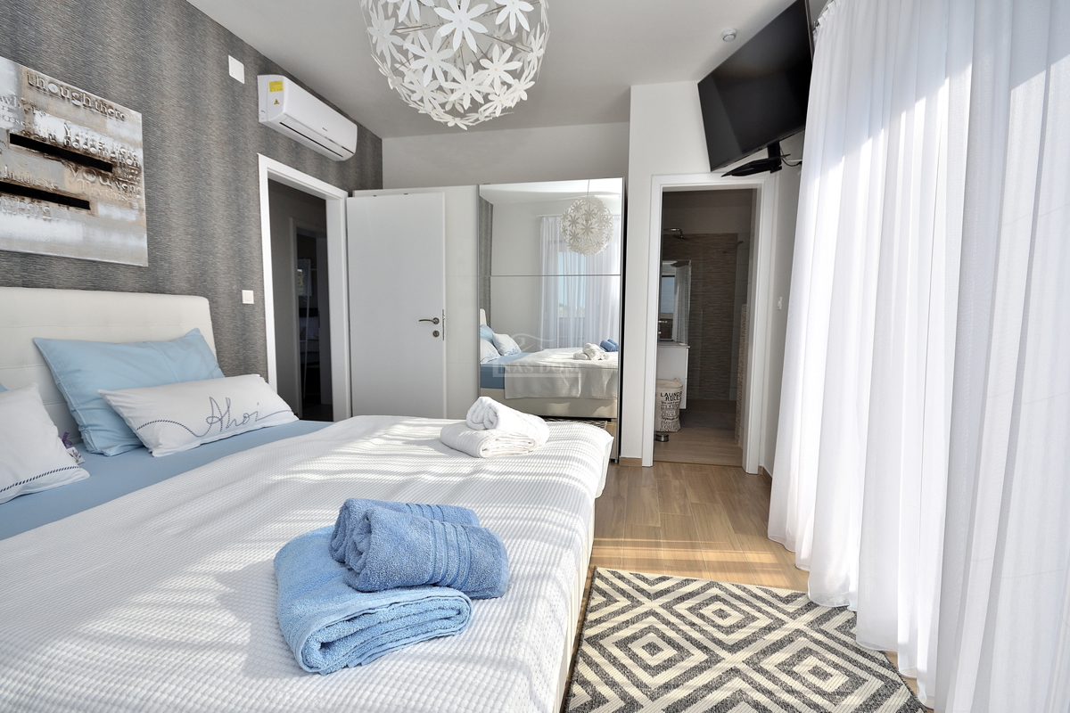 Vodice - villa con vista mare