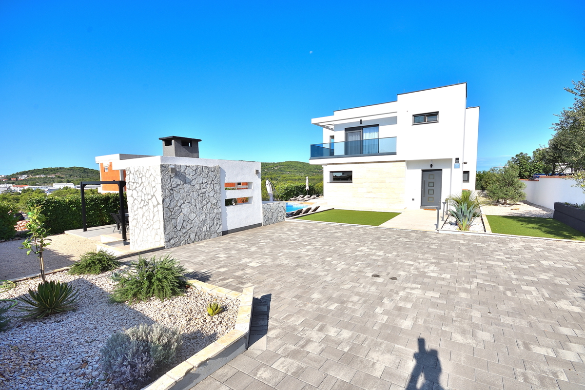 Vodice - villa con vista mare