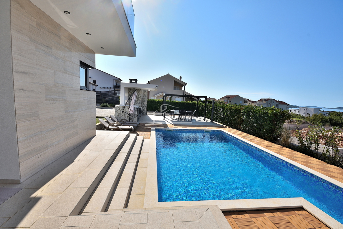 Vodice - villa con vista mare