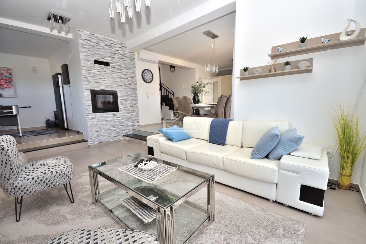 Vodice - villa con vista mare