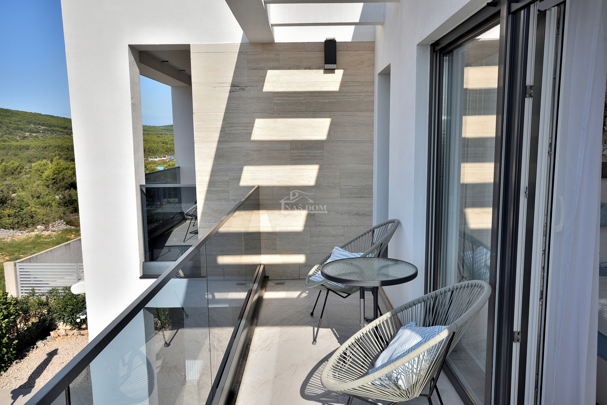 Vodice - villa con vista mare