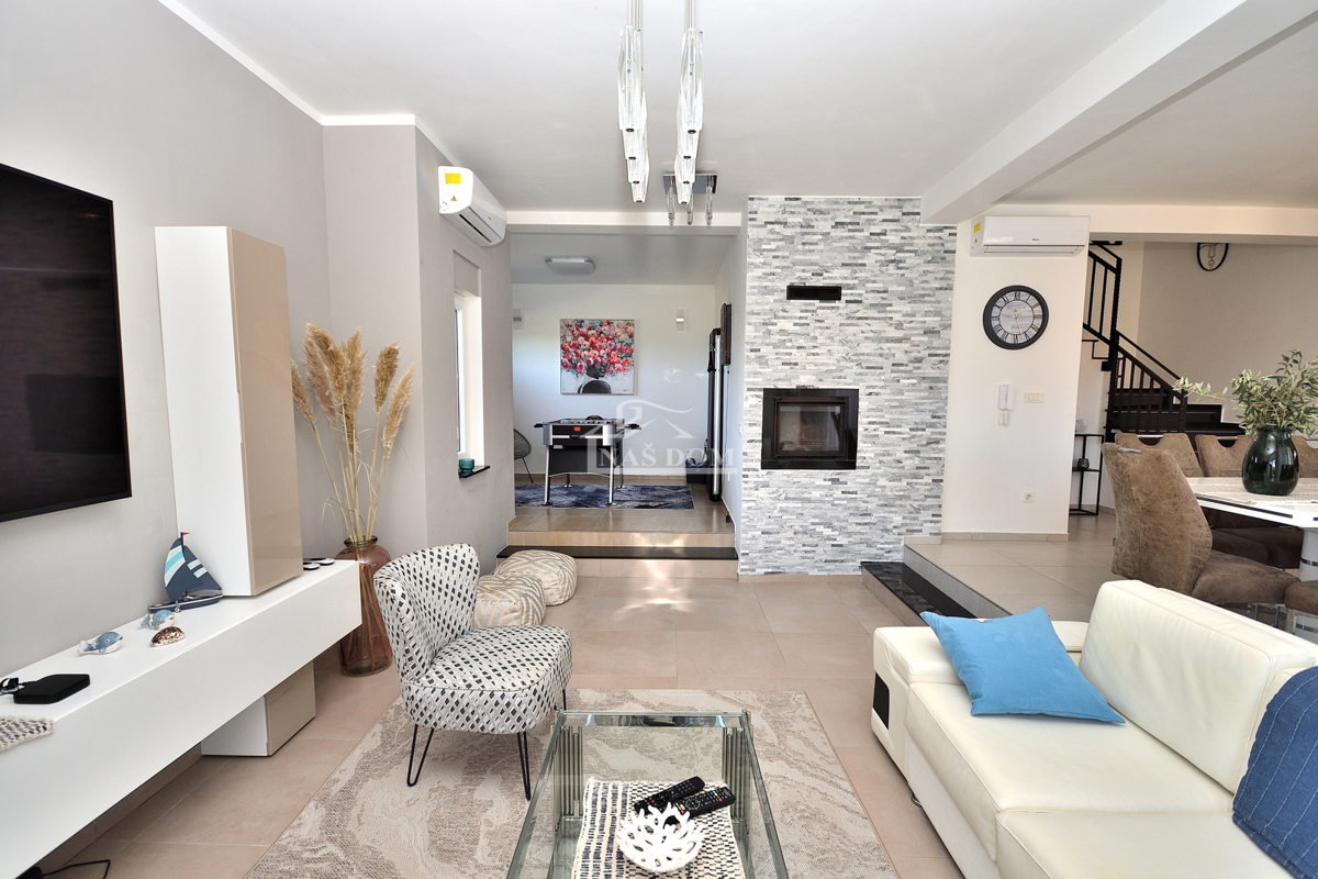 Vodice - villa con vista mare