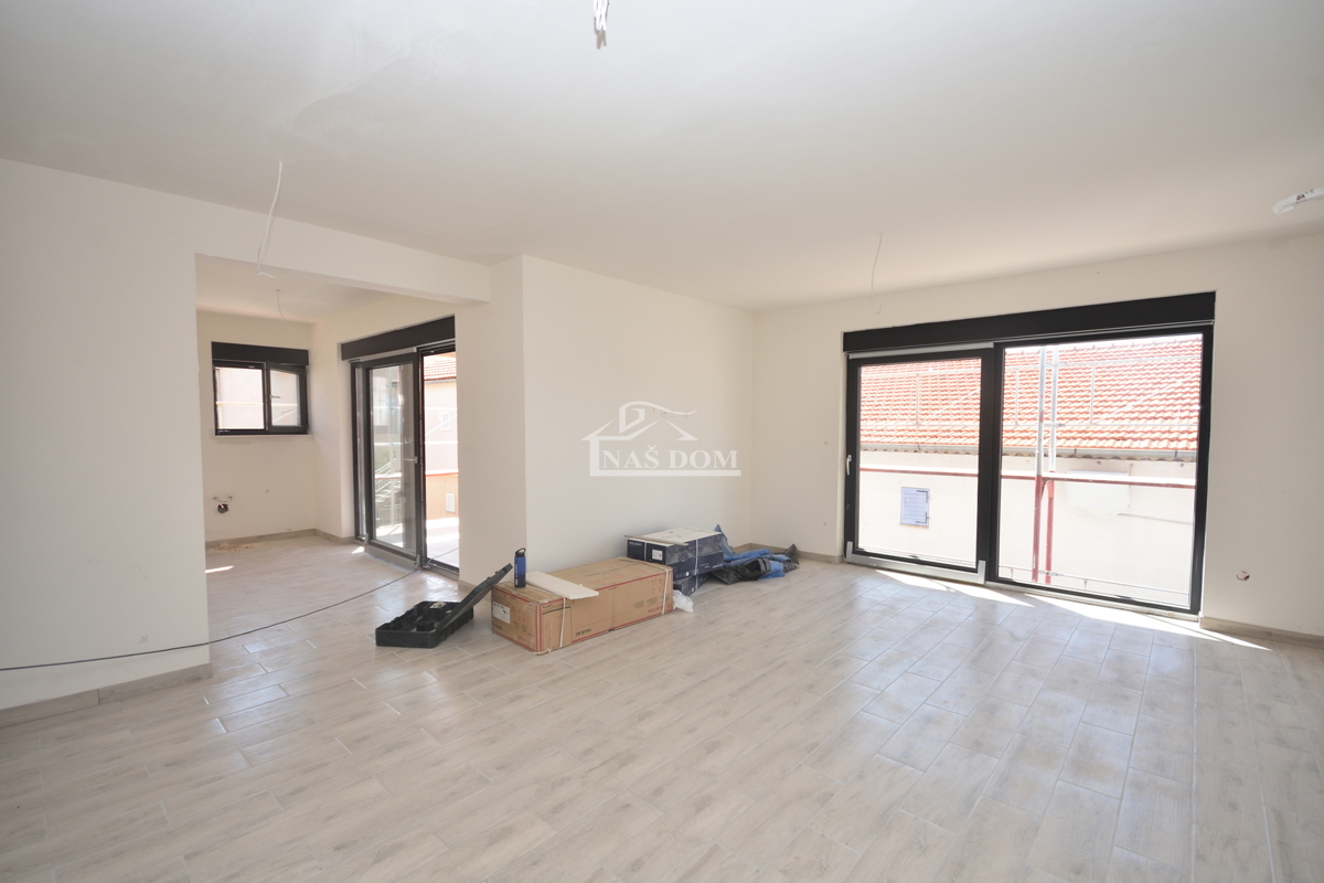 Sibenik, Crnica - Appartamento trilocale S1 con garage