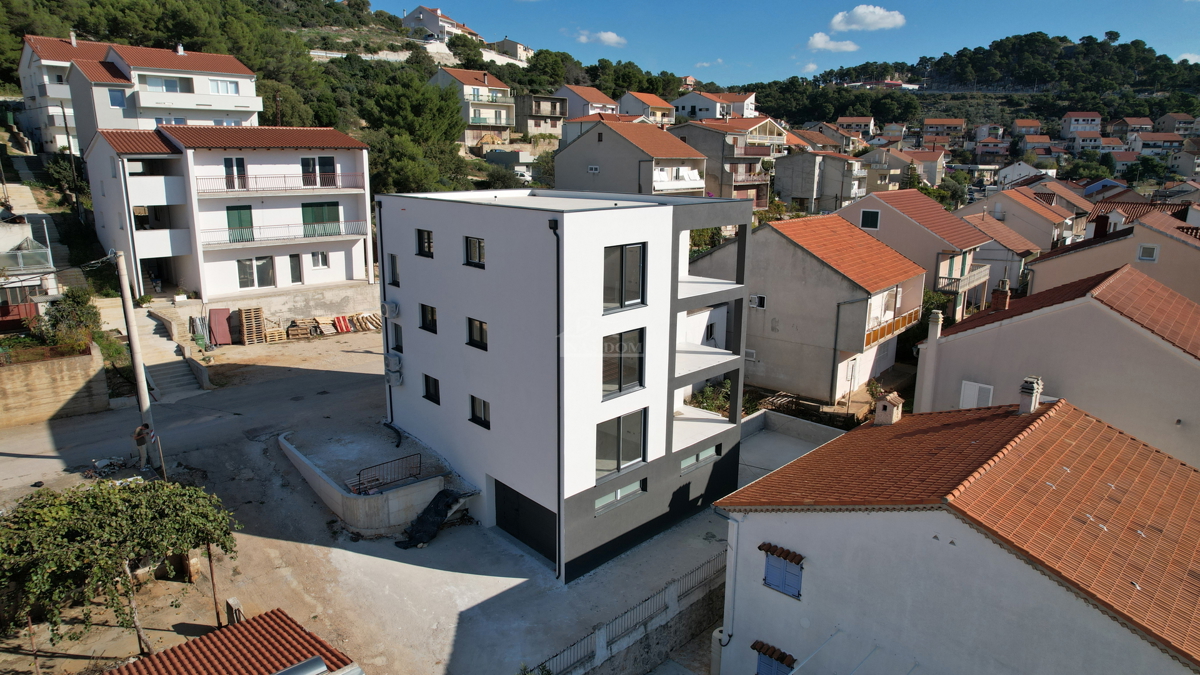 Sibenik, Crnica - Appartamento trilocale S1 con garage