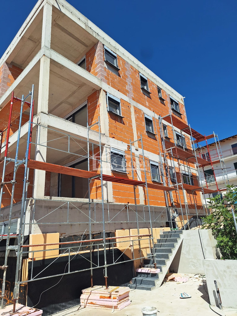 Sibenik, Crnica - Appartamento trilocale S1 con garage