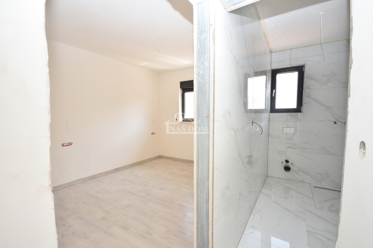 Sibenik, Crnica - Appartamento trilocale S1 con garage