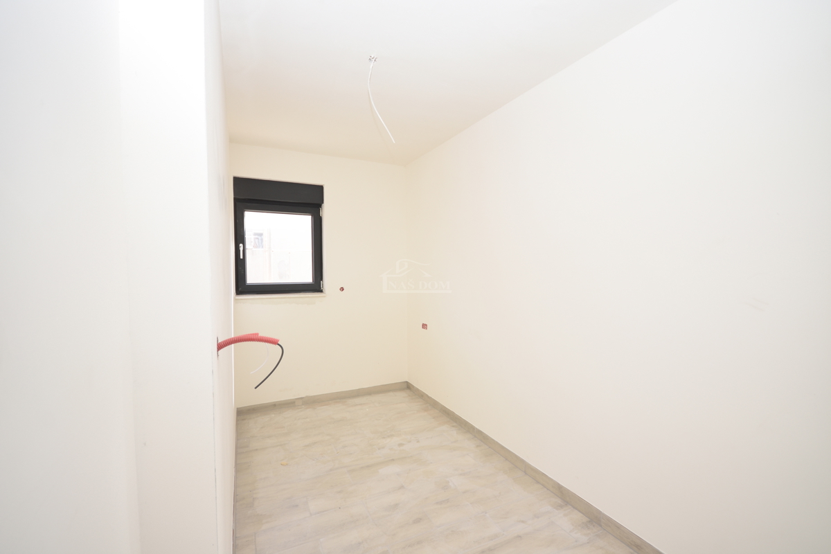 Sibenik, Crnica - Appartamento trilocale S1 con garage