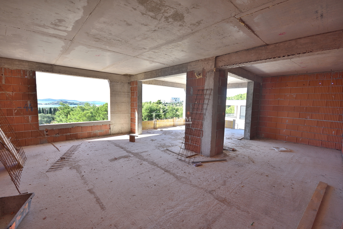 Vodice - Appartamento con tre camere da letto, vista panoramica sul mare, nuova costruzione