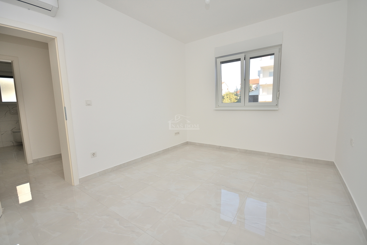 Vodice - **NUOVA COSTRUZIONE** S2 Doppia villetta vicino alla spiaggia