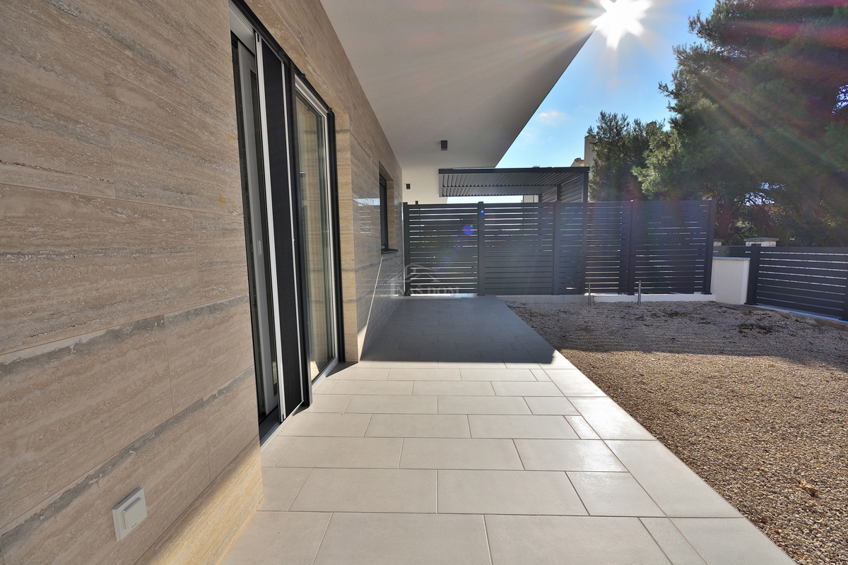 Vodice - **NUOVA COSTRUZIONE** S2 Doppia villetta vicino alla spiaggia