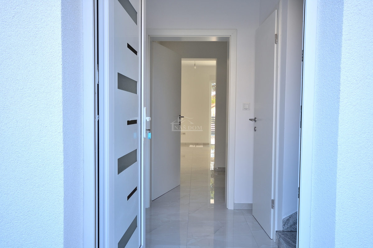 Vodice - **NUOVA COSTRUZIONE** S2 Doppia villetta vicino alla spiaggia