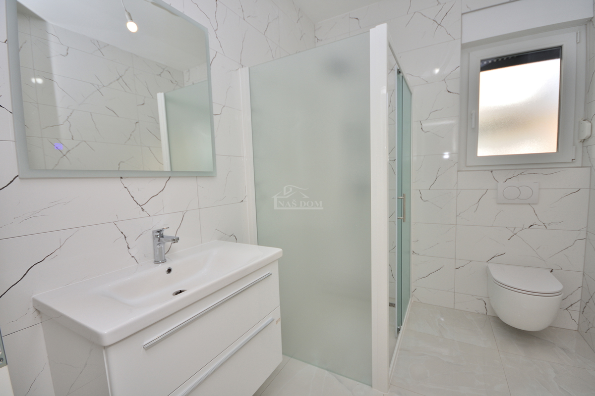 Vodice - **NUOVA COSTRUZIONE** S2 Doppia villetta vicino alla spiaggia