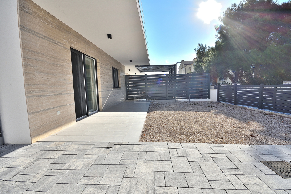 Vodice - **NUOVA COSTRUZIONE** S2 Doppia villetta vicino alla spiaggia