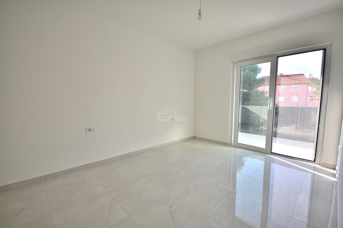 Vodice - **NUOVA COSTRUZIONE** S2 Doppia villetta vicino alla spiaggia