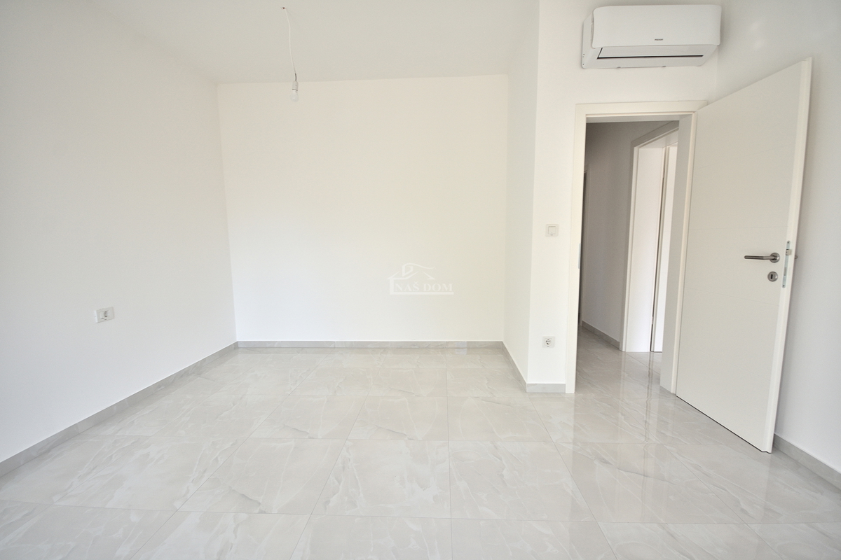 Vodice - **NUOVA COSTRUZIONE** S2 Doppia villetta vicino alla spiaggia