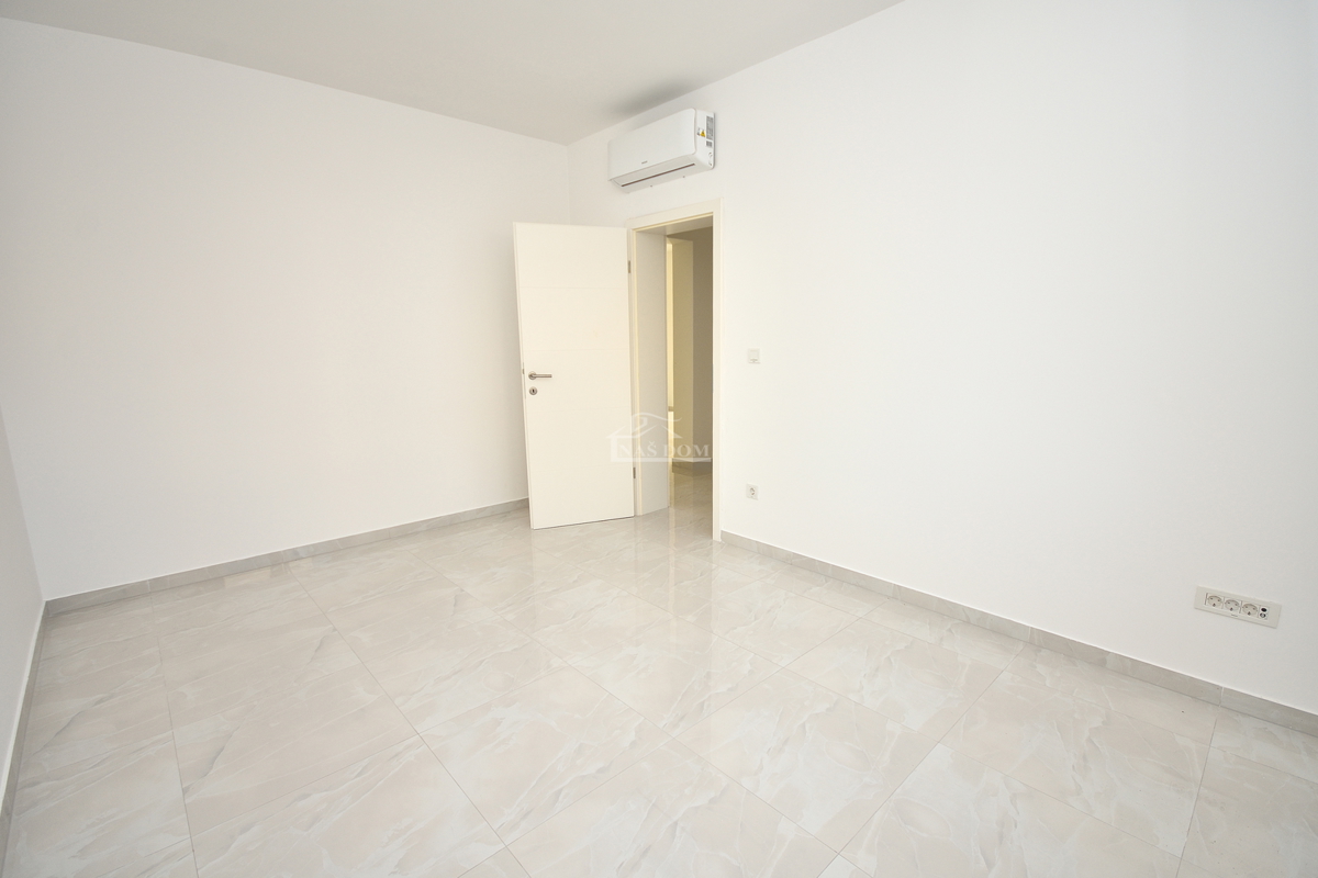 Vodice - **NUOVA COSTRUZIONE** S2 Doppia villetta vicino alla spiaggia