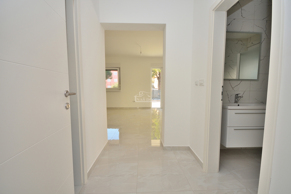 Vodice - **NUOVA COSTRUZIONE** S2 Doppia villetta vicino alla spiaggia