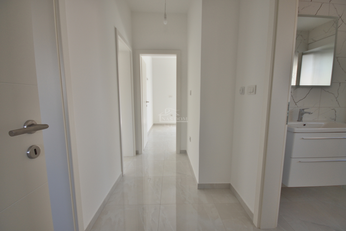 Vodice - **NUOVA COSTRUZIONE** S2 Doppia villetta vicino alla spiaggia