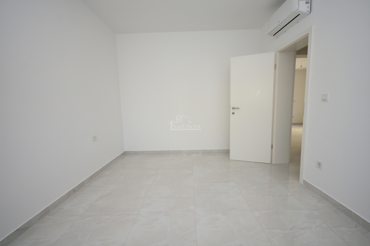 Vodice - **NUOVA COSTRUZIONE** S2 Doppia villetta vicino alla spiaggia