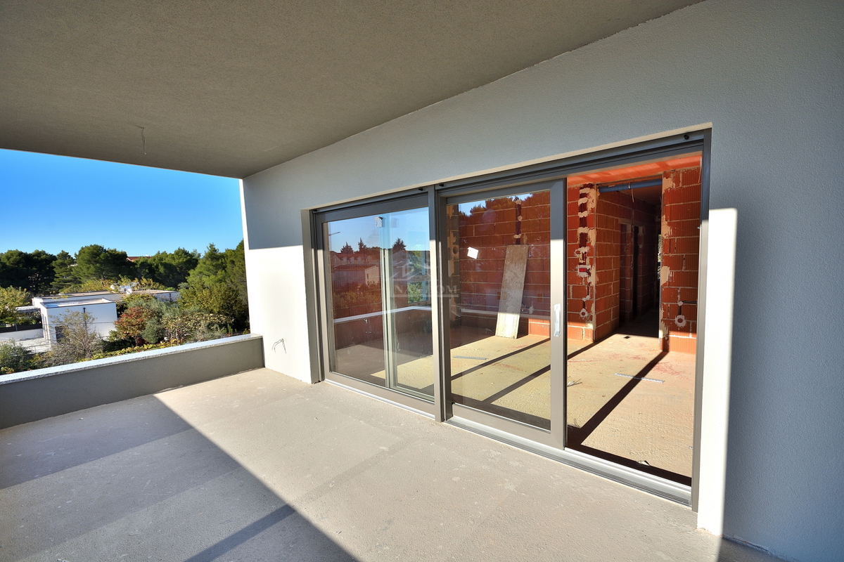 Srima, Vodice - **NUOVA COSTRUZIONE** Appartamento S8 3S+DB, II piano a 300 m dalla spiaggia