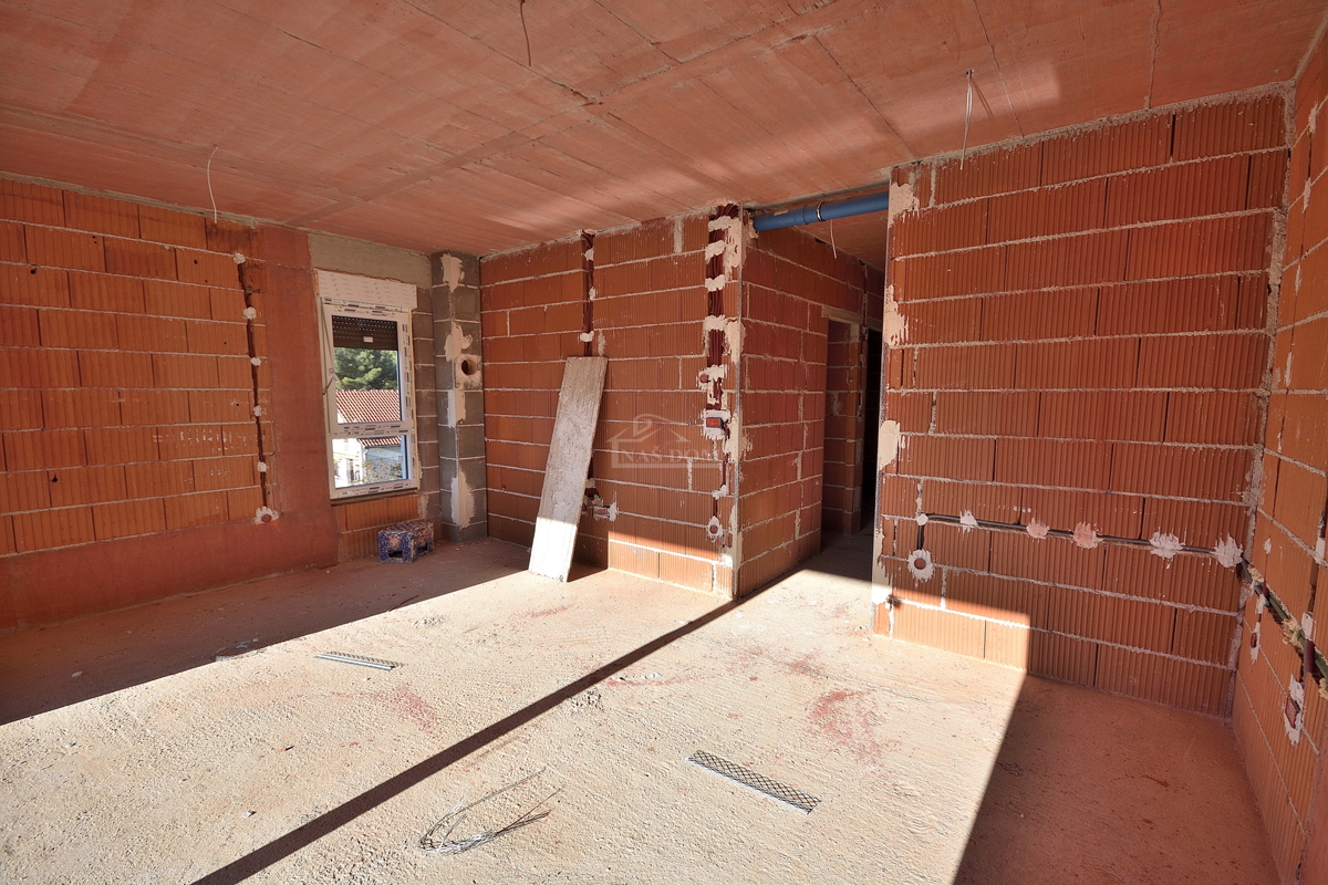 Srima, Vodice - **NUOVA COSTRUZIONE** Appartamento S8 3S+DB, II piano a 300 m dalla spiaggia