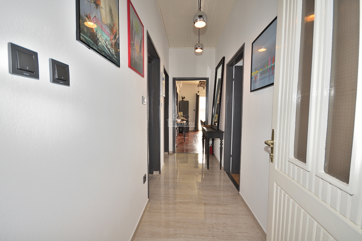 Vodice - appartamento arredato trilocale con vista mare, a 300 m dal centro