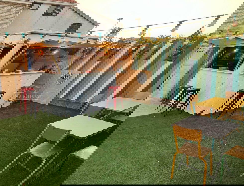 Vodice - appartamento arredato trilocale con vista mare, a 300 m dal centro