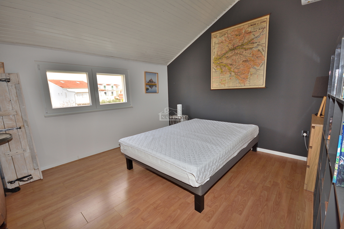 Vodice - appartamento arredato trilocale con vista mare, a 300 m dal centro