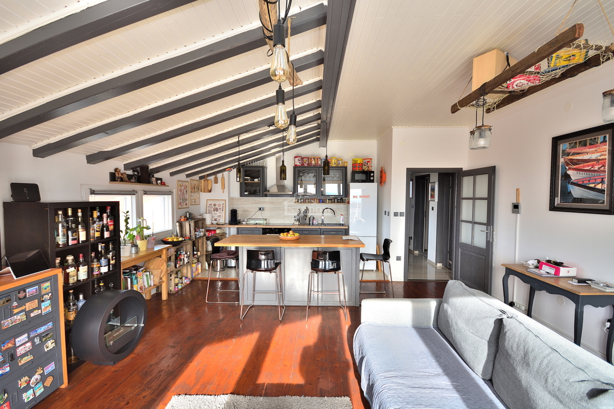 Vodice - appartamento arredato trilocale con vista mare, a 300 m dal centro