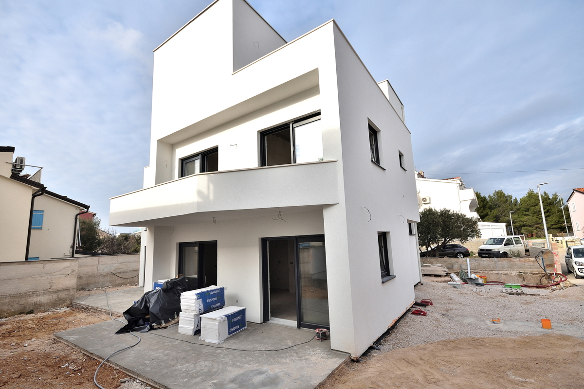 Vodice, Srima -**NEW CONSTRUCTION** S2 house 300 m from the beach