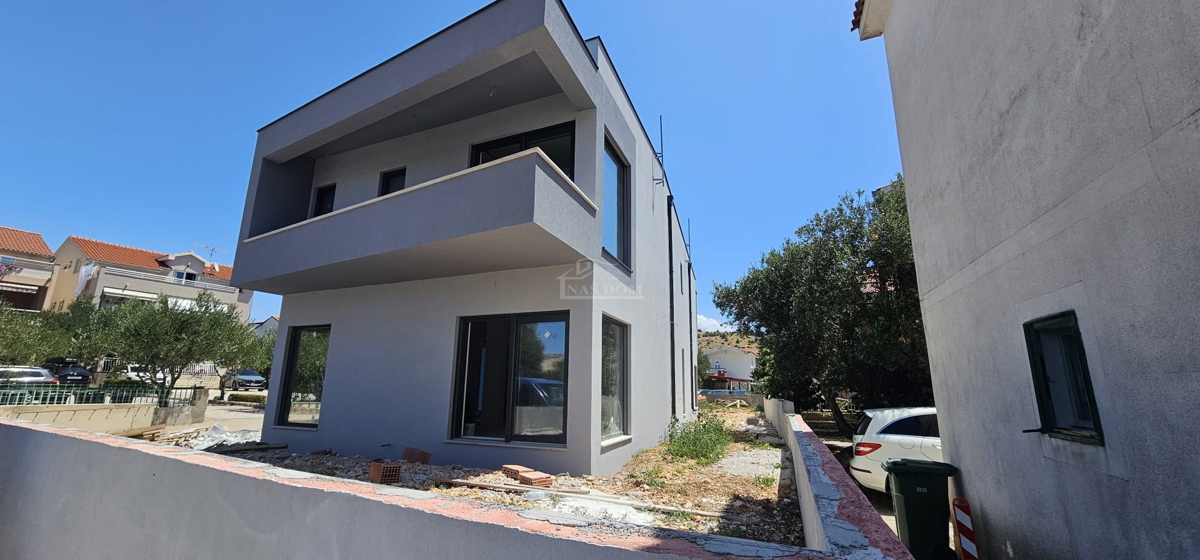 Žaborić - **NOVOGRADNJA** S1 dvojna kuća 70m od mora