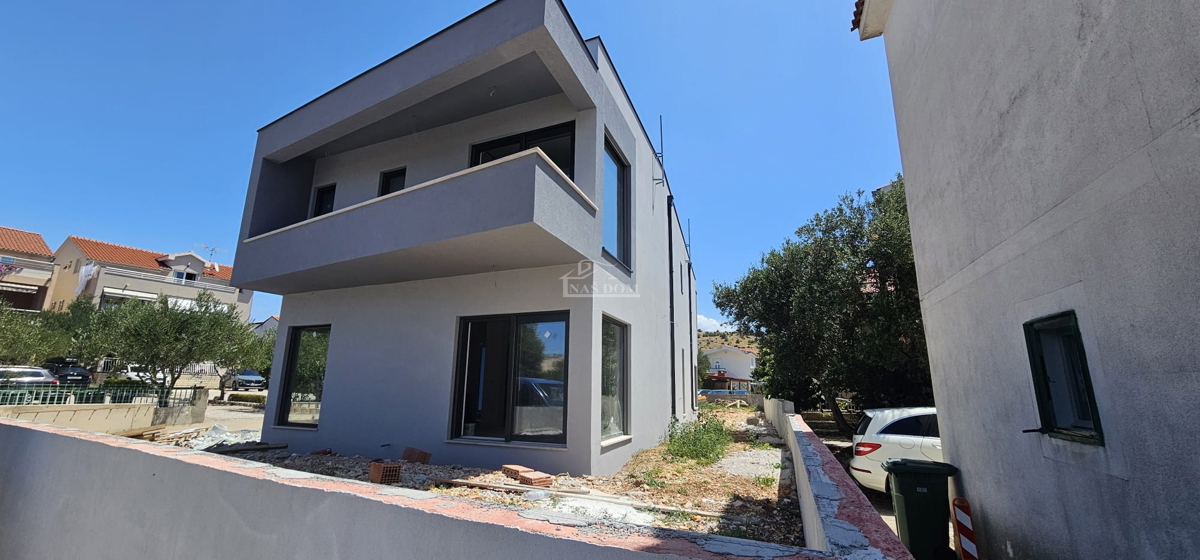 Žaborić - **NOVOGRADNJA** S1 dvojna kuća 70m od mora