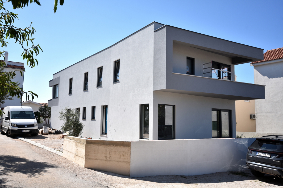 Žaborić - **NOVOGRADNJA** S1 dvojna kuća 70m od mora