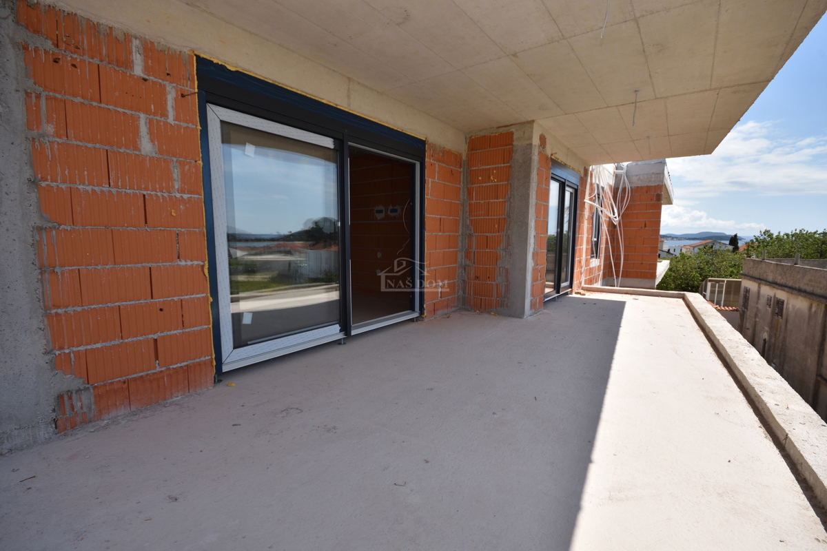 Tribunj - Lussuoso appartamento S5 al secondo piano, vista mare