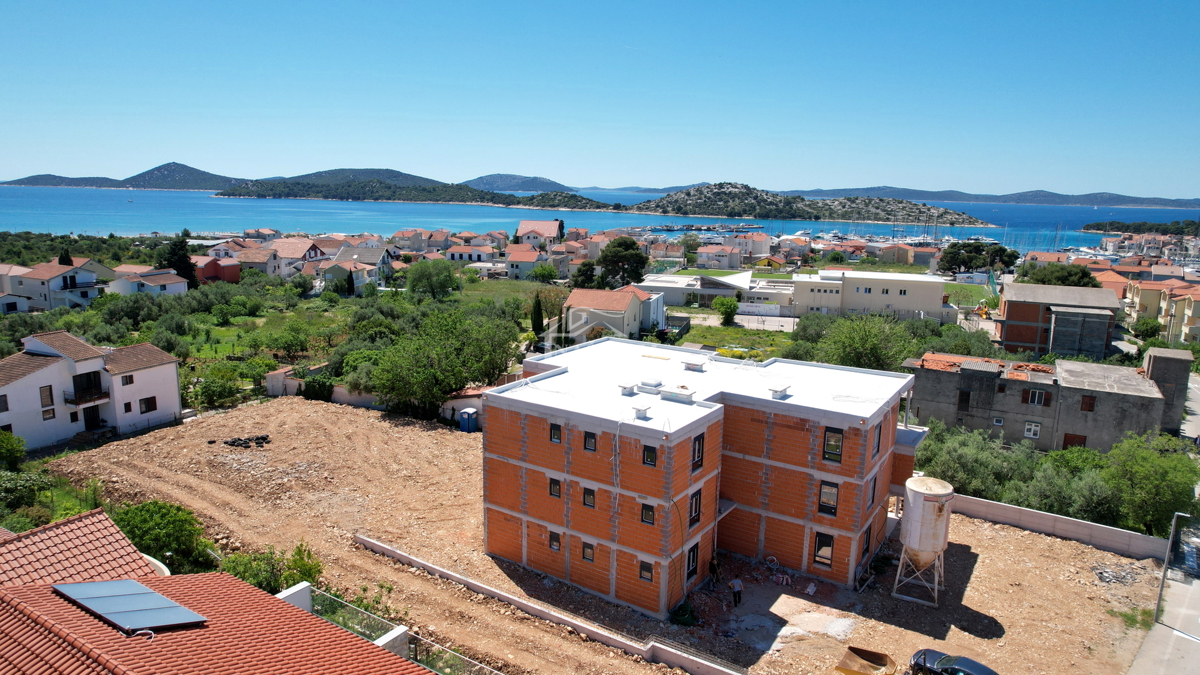 Tribunj - Lussuoso appartamento S5 al secondo piano, vista mare