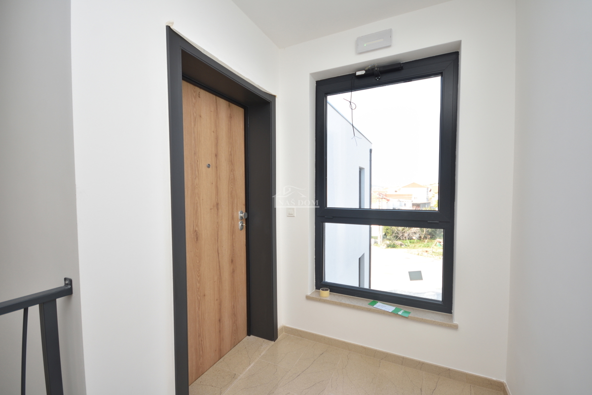 Tribunj - Lussuoso appartamento S5 al secondo piano, vista mare