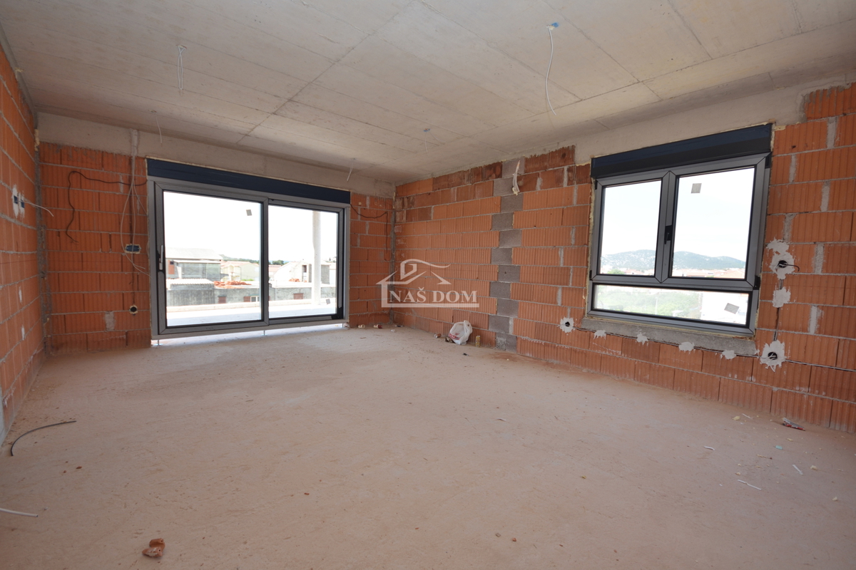 Tribunj - Lussuoso appartamento S5 al secondo piano, vista mare