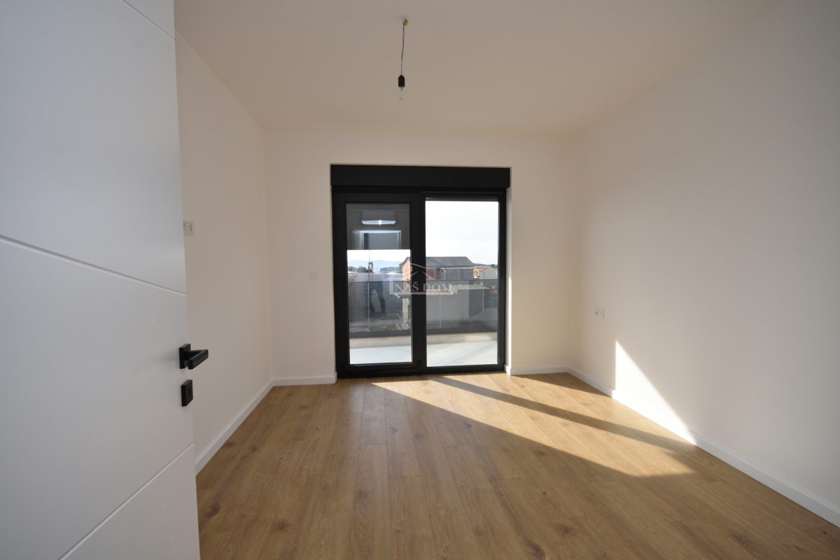 Tribunj - Lussuoso appartamento S5 al secondo piano, vista mare