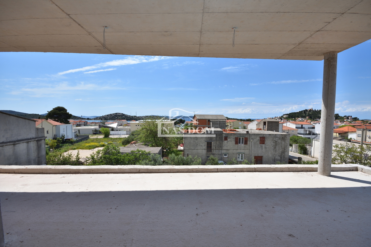 Tribunj - Lussuoso appartamento S5 al secondo piano, vista mare