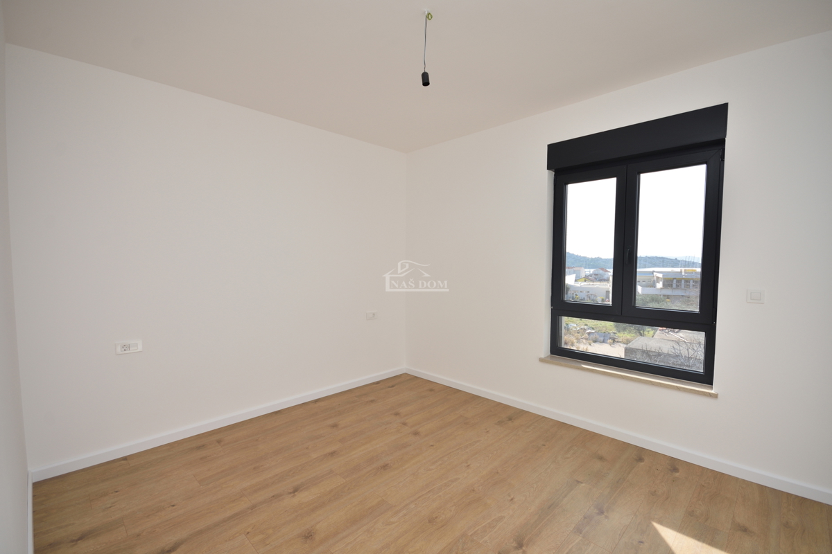 Tribunj - Lussuoso appartamento S5 al secondo piano, vista mare