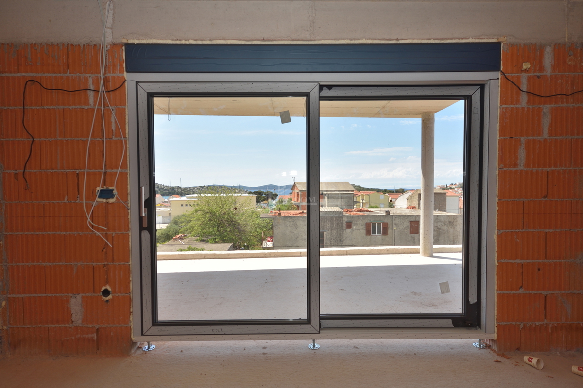 Tribunj - Lussuoso appartamento S5 al secondo piano, vista mare