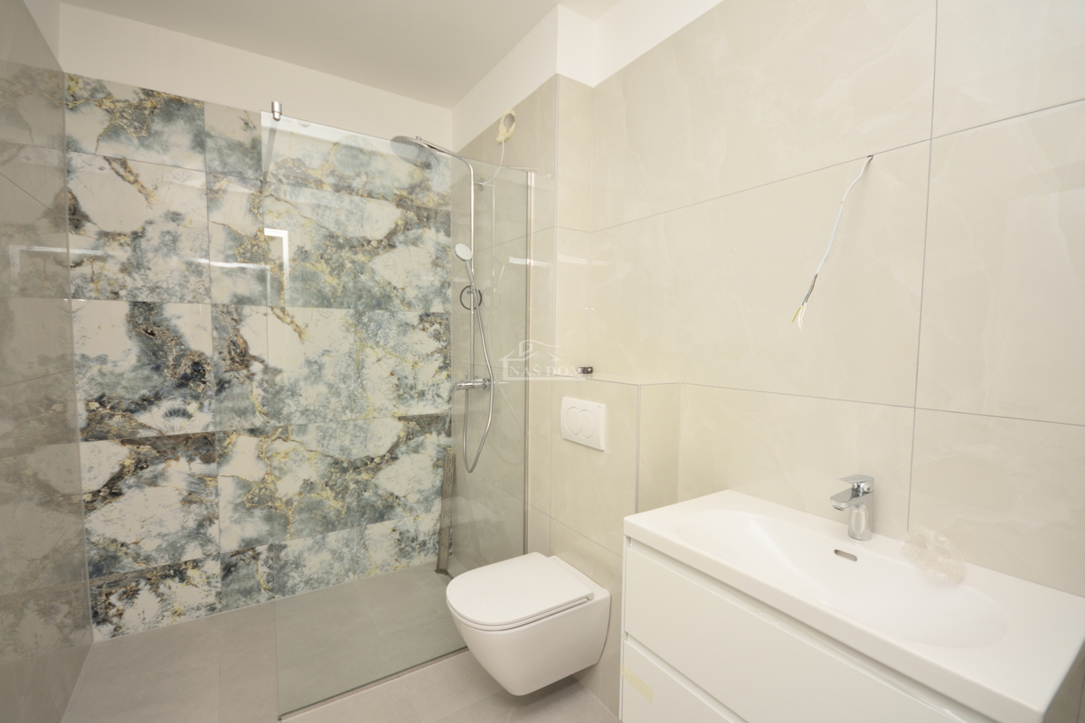 Tribunj - Lussuoso appartamento S5 al secondo piano, vista mare