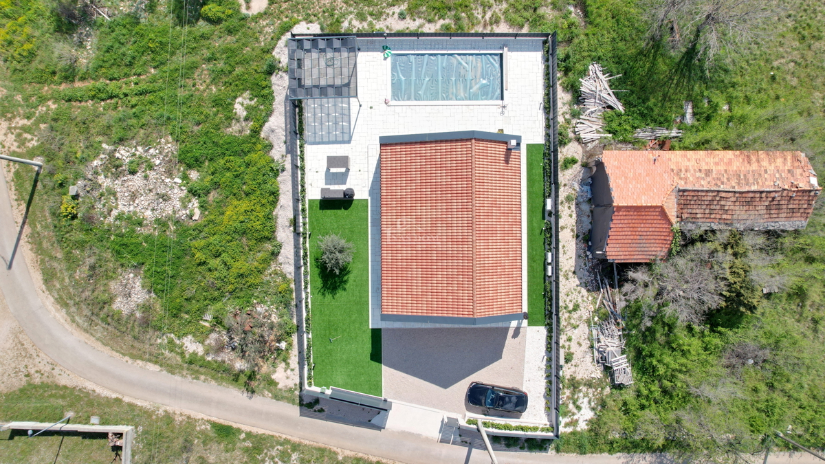 Danilo, Biranj - Splendida villa con piscina