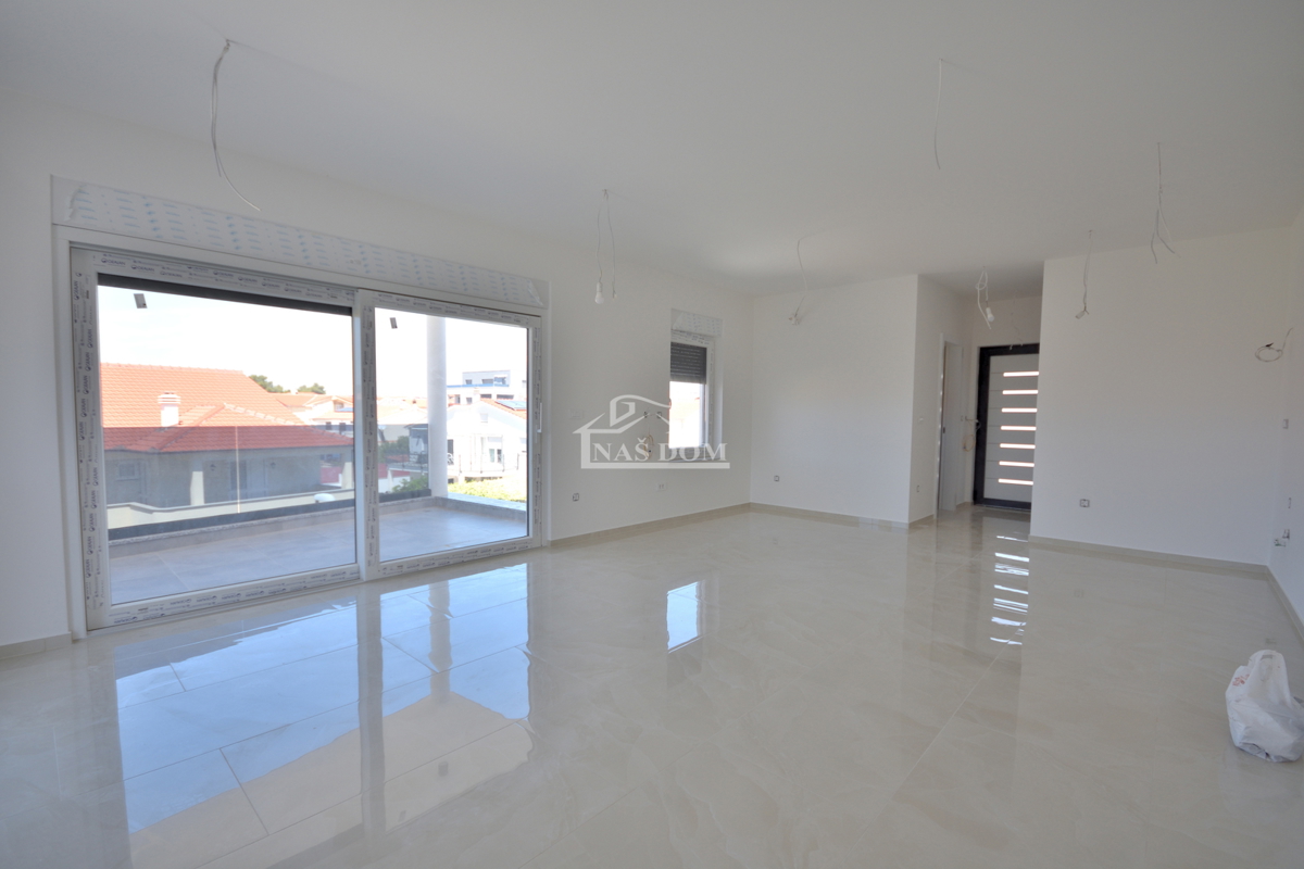 Vodice - Appartamento di lusso S3 al secondo piano, ottima posizione