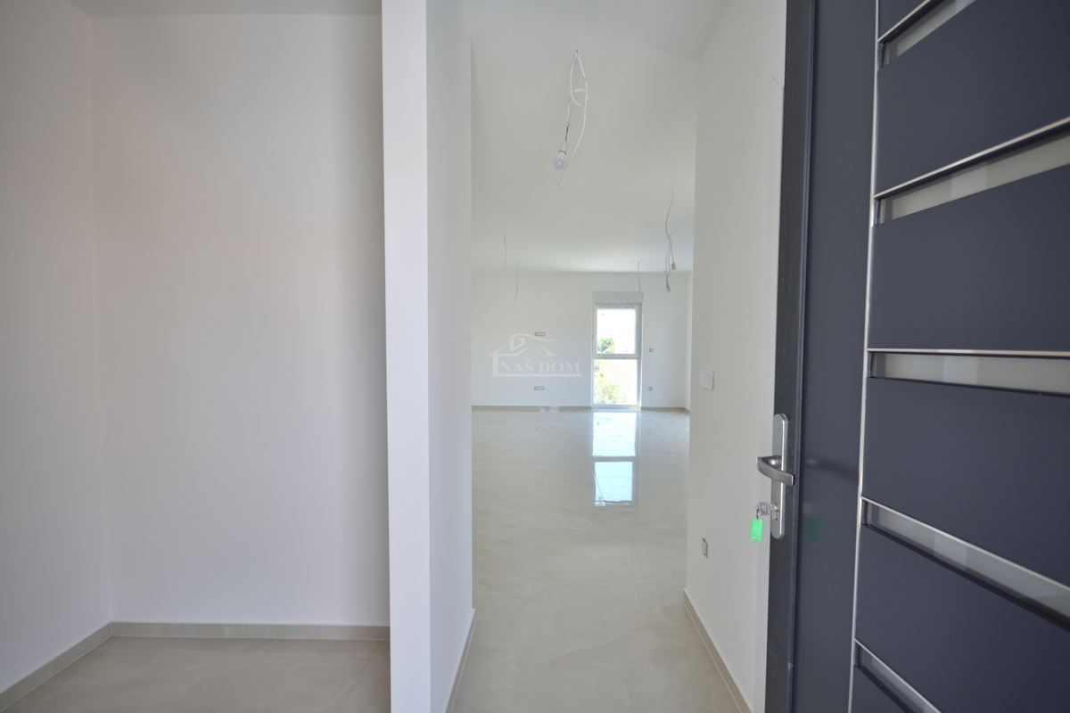 Vodice - Appartamento di lusso S3 al secondo piano, ottima posizione