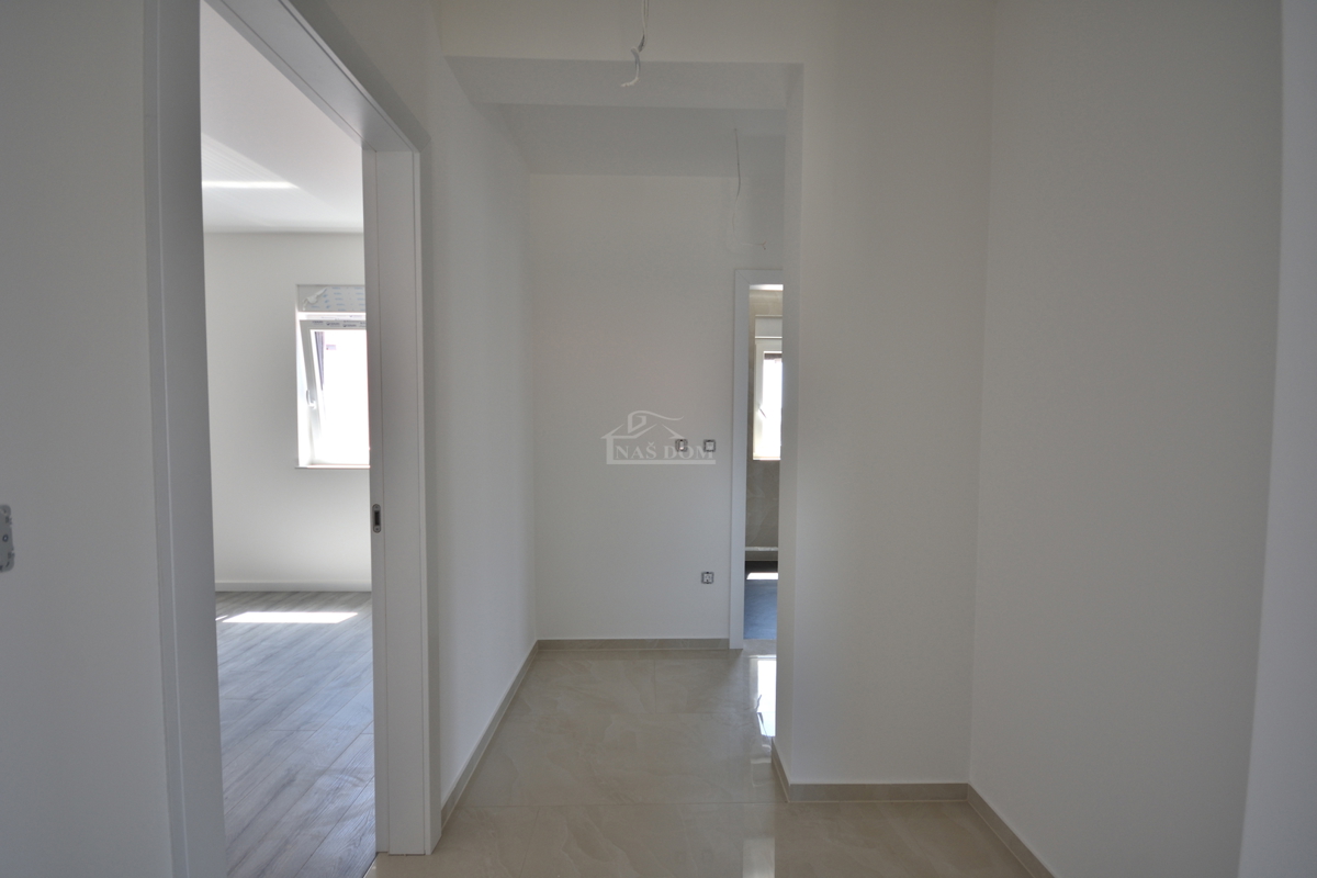 Vodice - Appartamento di lusso S3 al secondo piano, ottima posizione