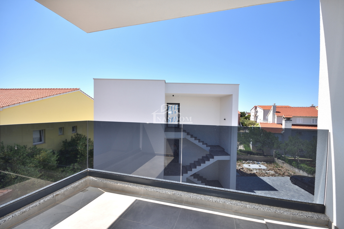 Vodice - Appartamento di lusso S3 al secondo piano, ottima posizione