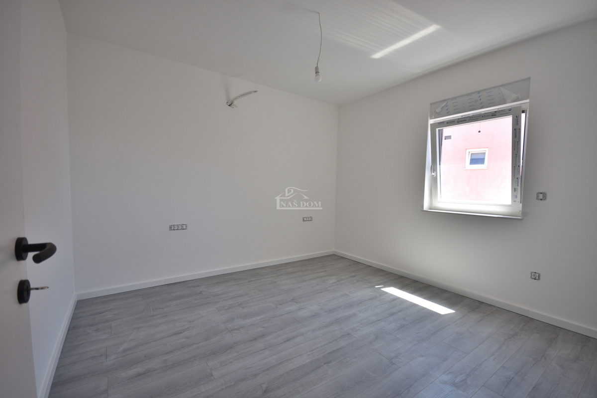 Vodice - Appartamento di lusso S3 al secondo piano, ottima posizione