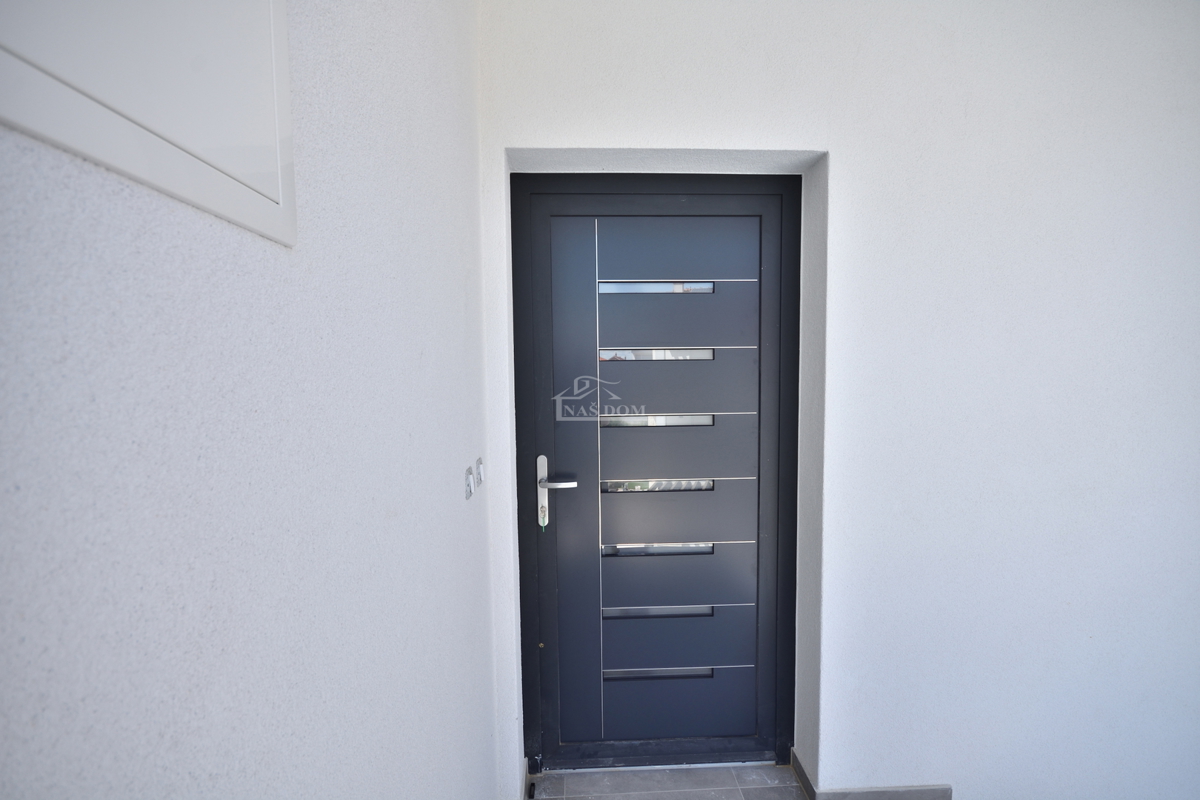 Vodice - Appartamento di lusso S3 al secondo piano, ottima posizione