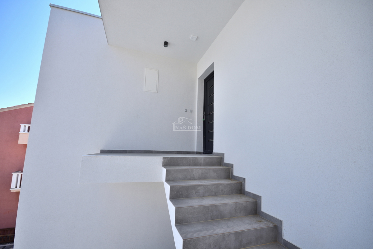 Vodice - Appartamento di lusso S3 al secondo piano, ottima posizione